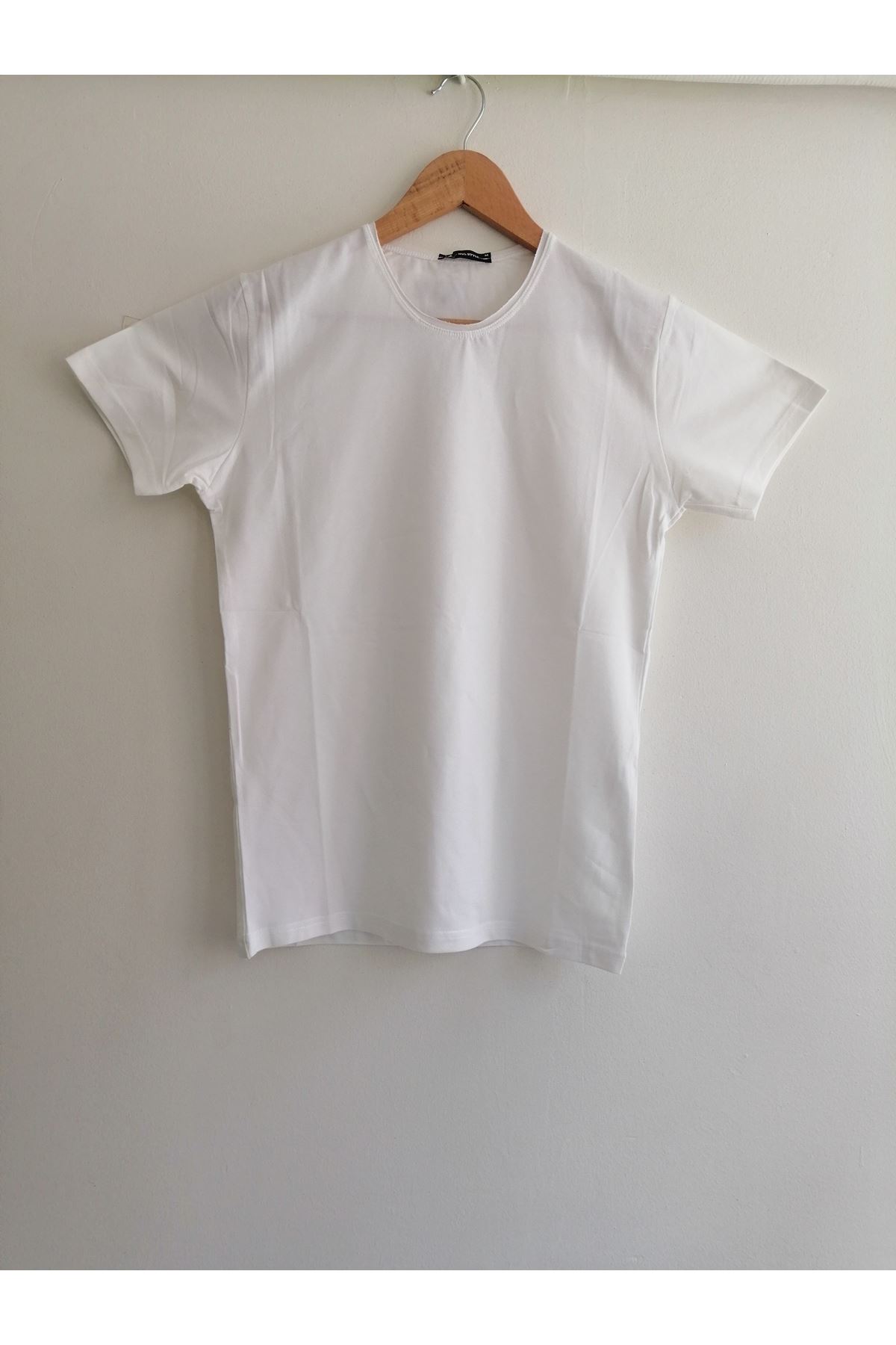 Erkek Kırık Beyaz Düz Yaka Basic Body Tişört 